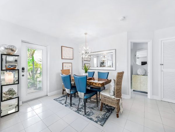 Lovely Naples Pool Home Walk Vanderbilt Beach